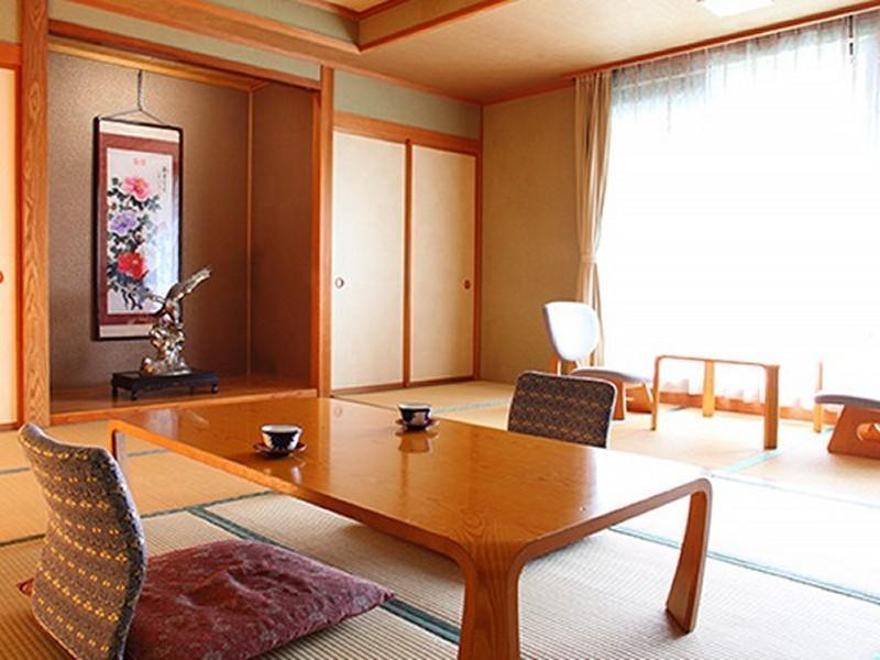 豪士卡瓦坎酒店 山之內 外观 照片